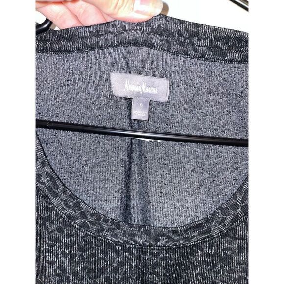 Neiman Marcus blouse - Picture 2 of 4